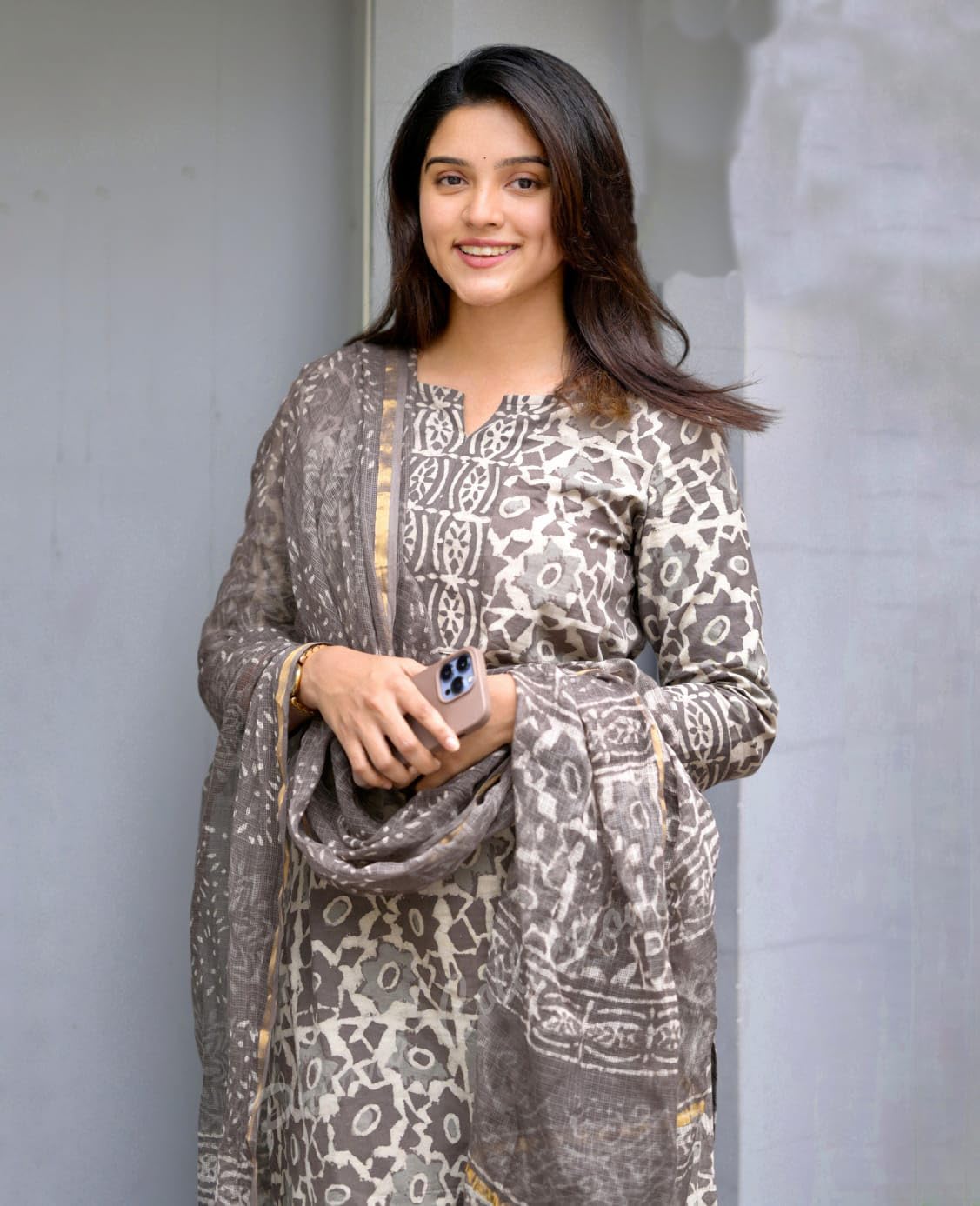 KLOSIA Women's Printed Straight Kurta and Pant with Dupatta Set