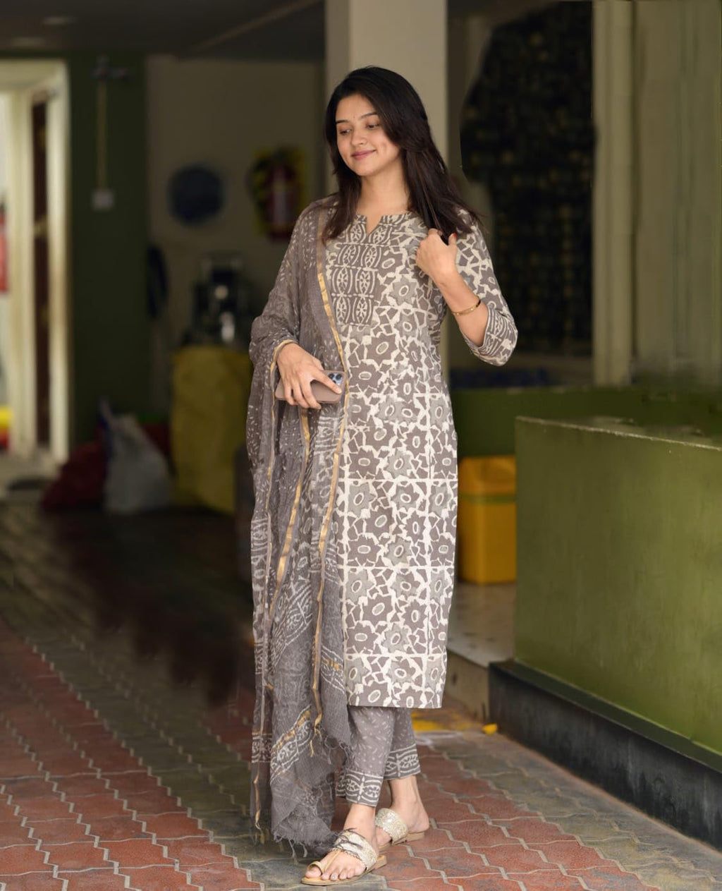 KLOSIA Women's Printed Straight Kurta and Pant with Dupatta Set