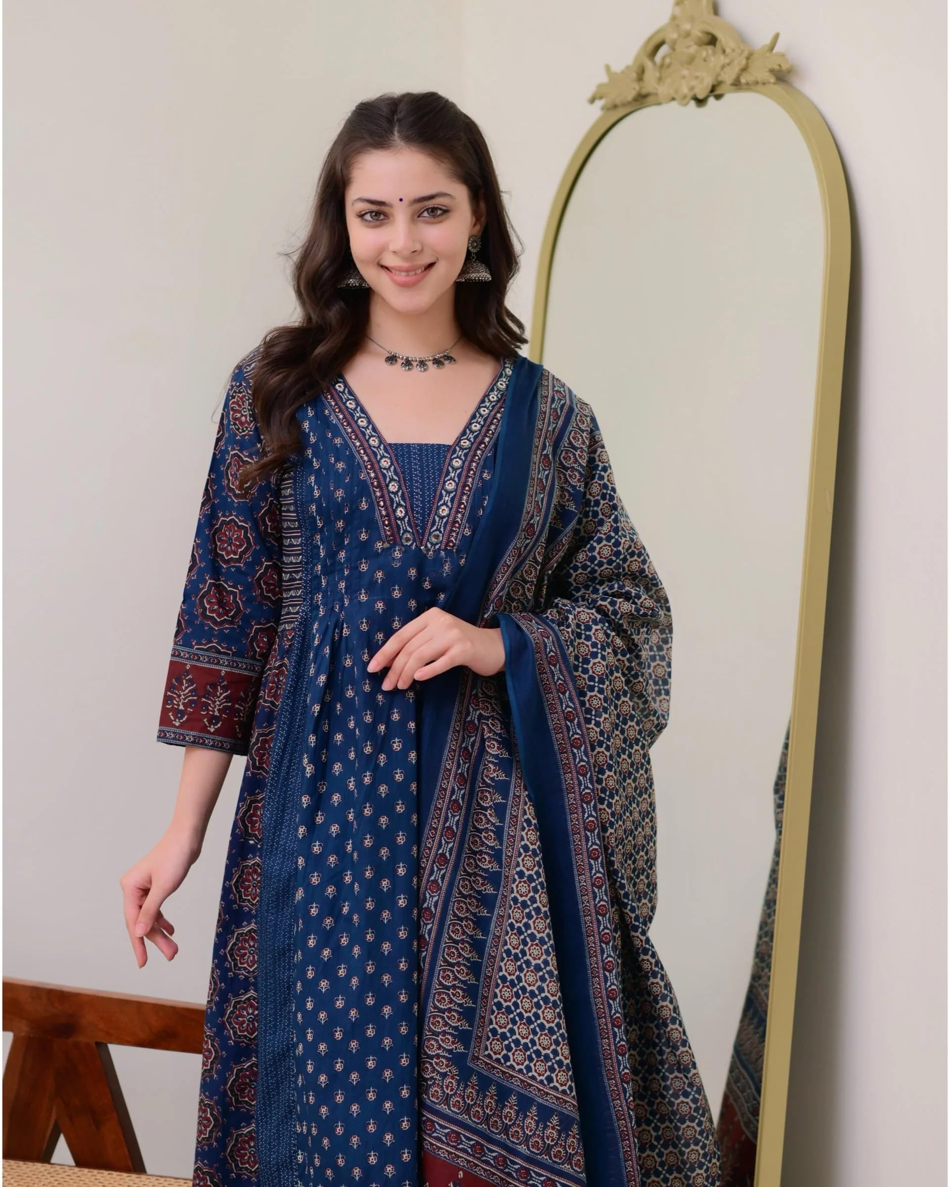 KLOSIA Women's Rayon Printed Anarkali Kurta and Pant with Dupatta Set
